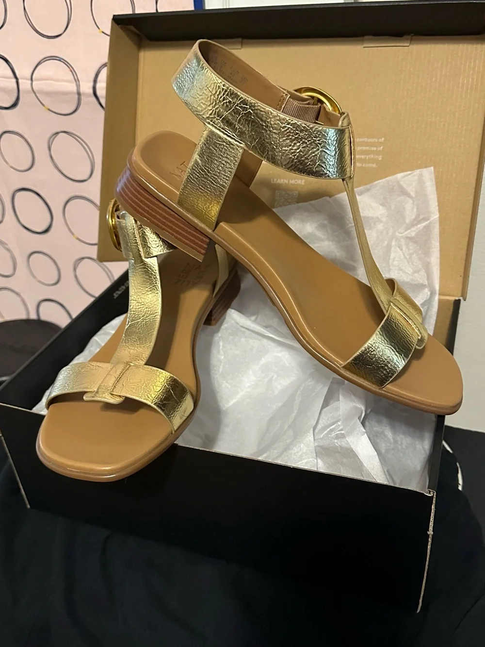 Naturalizer Brandy Metallic Gold T-Strap Sandal NWOB Women’s 11WW